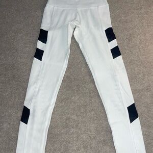 Strut-This White and Black Women's Leggings